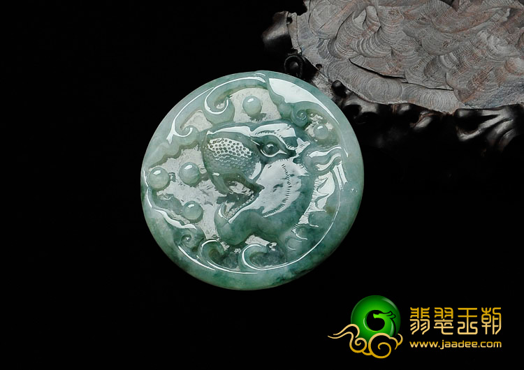 糯冰种飘花缅甸翡翠虎头牌挂件