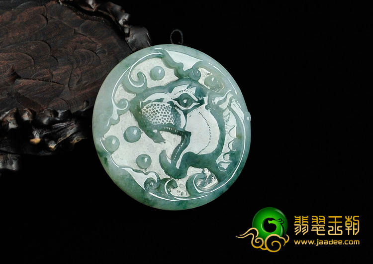糯冰种飘花缅甸翡翠虎头牌挂件