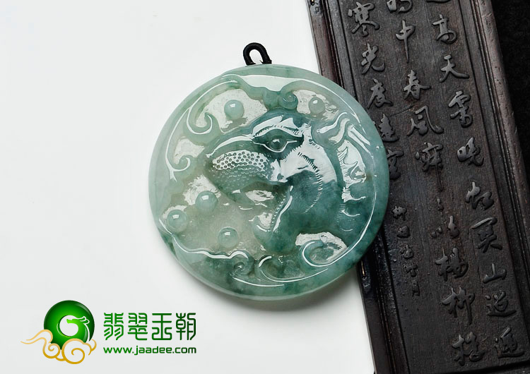 糯冰种飘花缅甸翡翠虎头牌挂件
