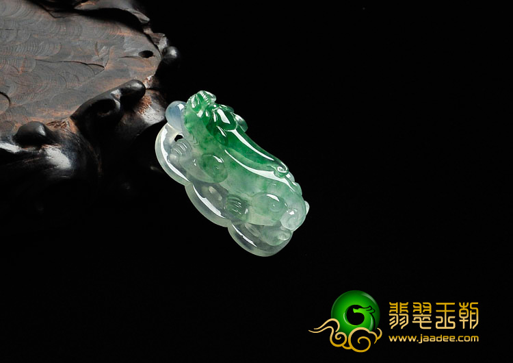 冰种飘花缅甸翡翠招财貔貅挂件