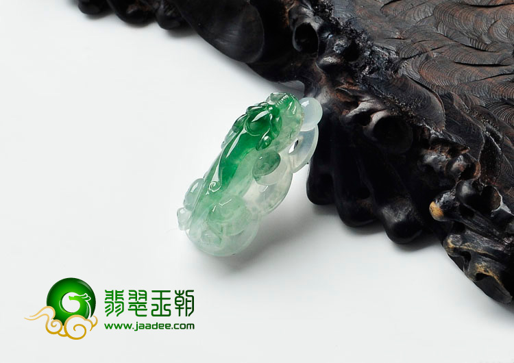 冰种飘花缅甸翡翠招财貔貅挂件