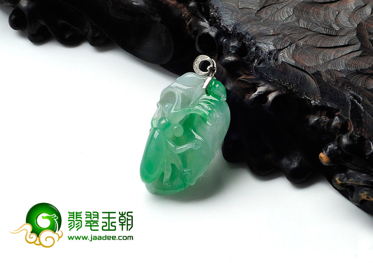 冰种翠色缅甸翡翠富甲天下挂件