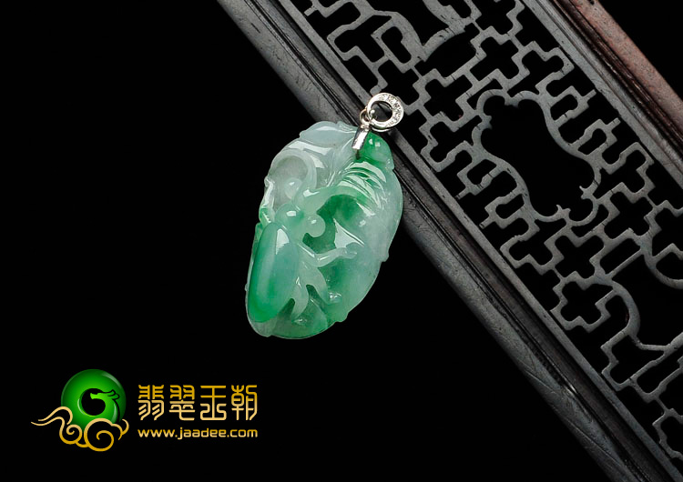 冰种翠色缅甸翡翠富甲天下挂件