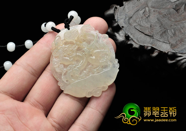 冰种缅甸翡翠龙凤呈祥挂件