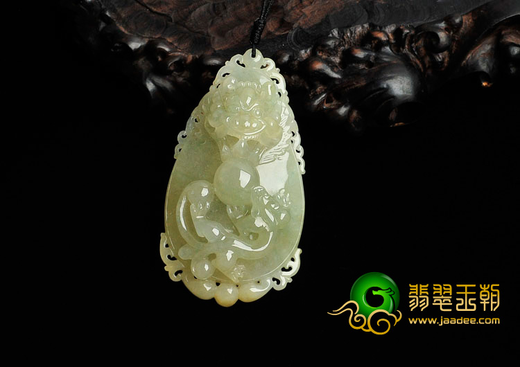冰种黄翡略飘花缅甸翡翠龙吐珠挂件