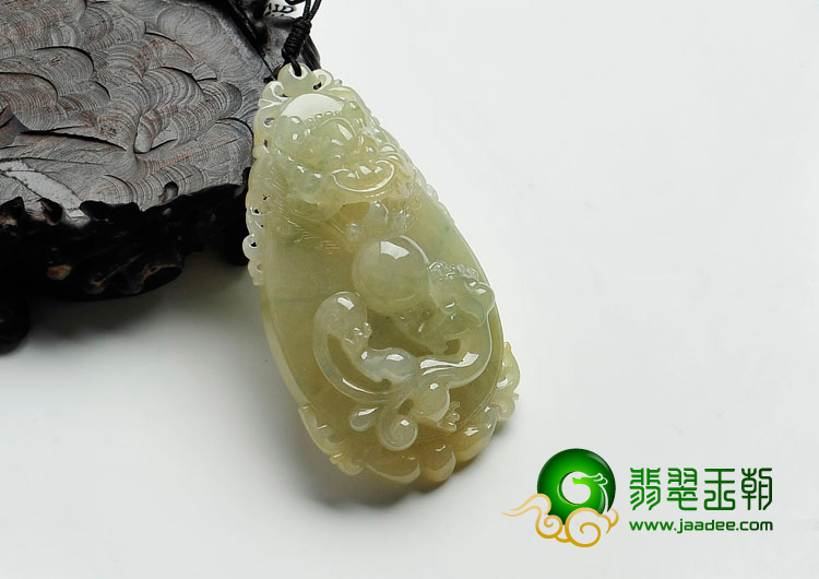 冰种黄翡略飘花缅甸翡翠龙吐珠挂件