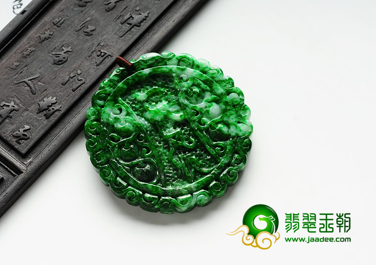细糯种翠色缅甸翡翠招财进宝挂件
