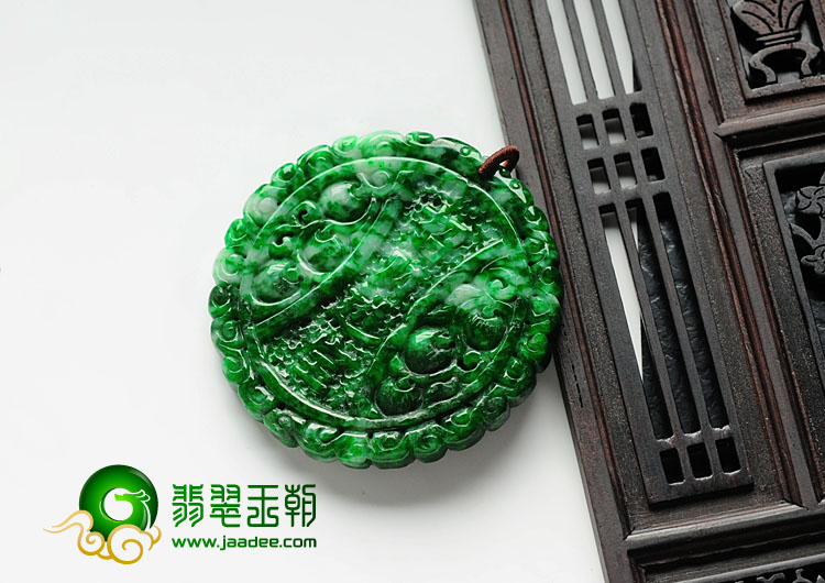 细糯种翠色缅甸翡翠招财进宝挂件