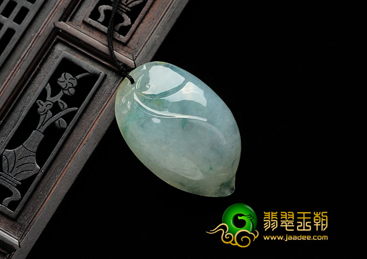 冰种飘花缅甸翡翠英明神武挂件
