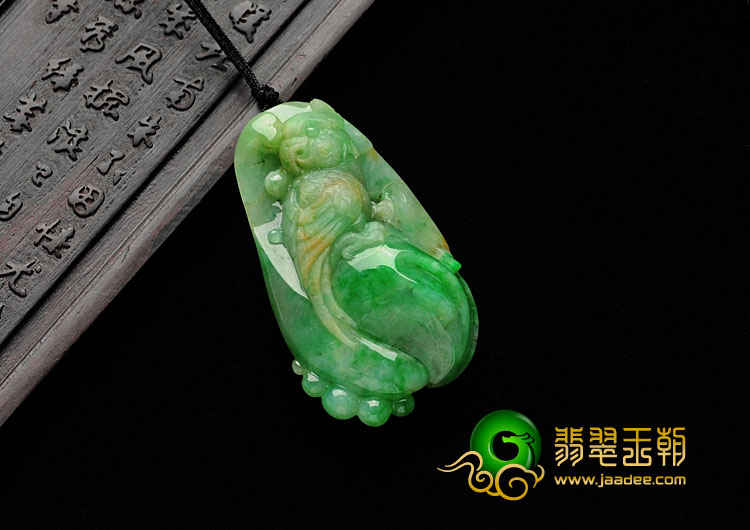 糯冰种黄加绿缅甸翡翠英明神武挂件