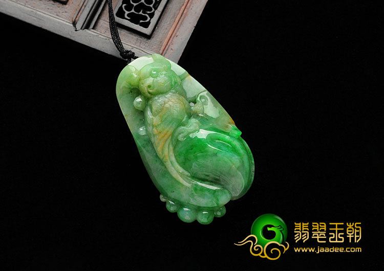 糯冰种黄加绿缅甸翡翠英明神武挂件