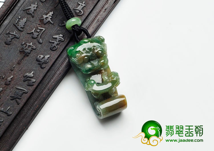 糯冰种黄加绿缅甸翡翠望子成龙挂件