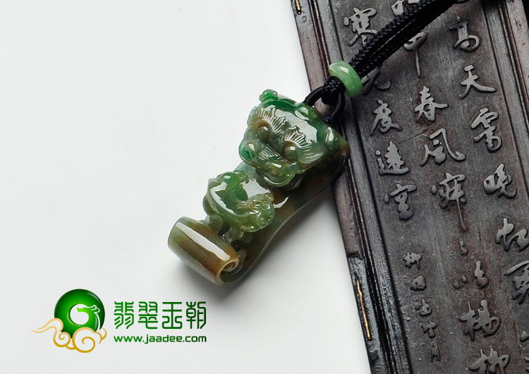 糯冰种黄加绿缅甸翡翠望子成龙挂件