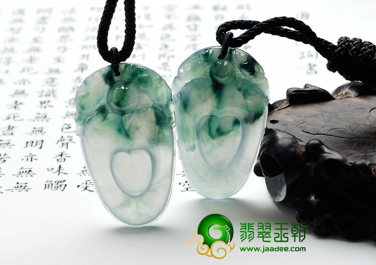 冰种飘花缅甸翡翠心心相印挂件（单价）