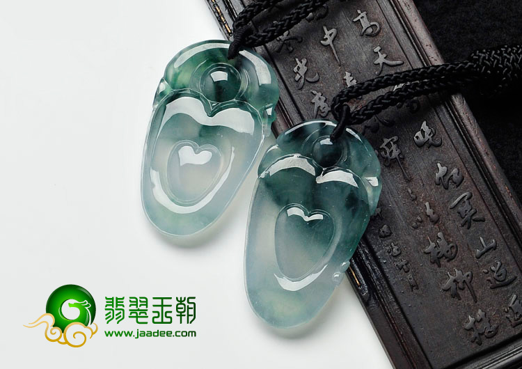 冰种飘花缅甸翡翠心心相印挂件（单价）