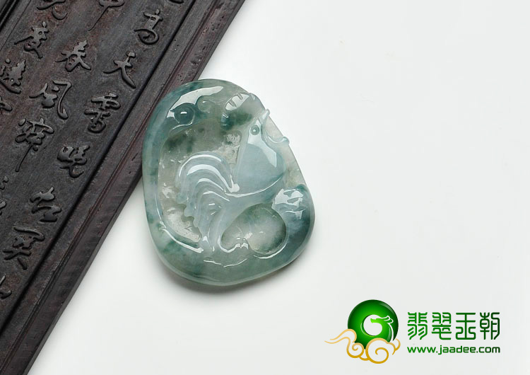 冰种飘花缅甸翡翠闻鸡起舞挂件