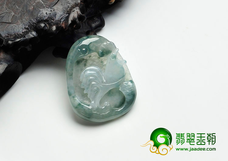 冰种飘花缅甸翡翠闻鸡起舞挂件