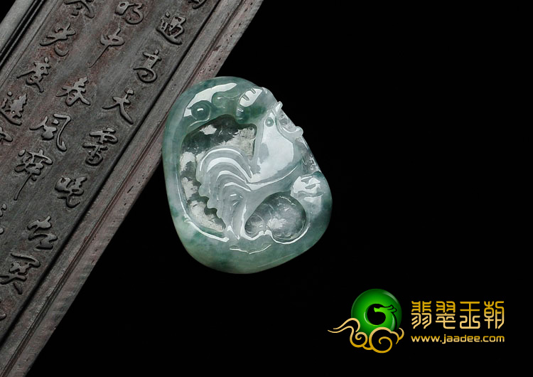 冰种飘花缅甸翡翠闻鸡起舞挂件