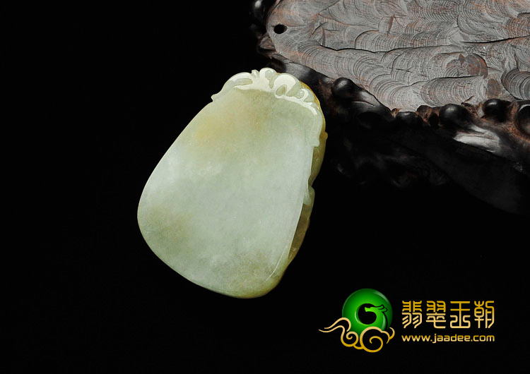 糯冰种黄翡缅甸翡翠闻鸡起舞挂件
