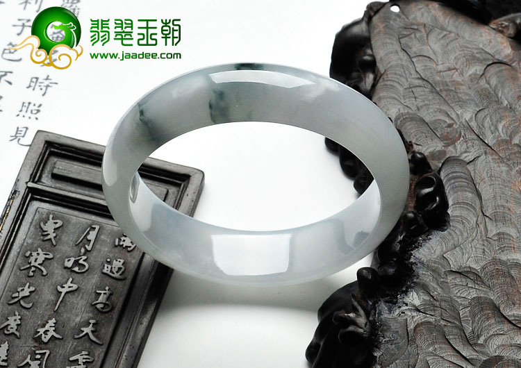 糯冰种飘花缅甸翡翠手镯（57.3mm）