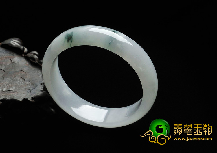 糯冰种飘花缅甸翡翠手镯（57.3mm）