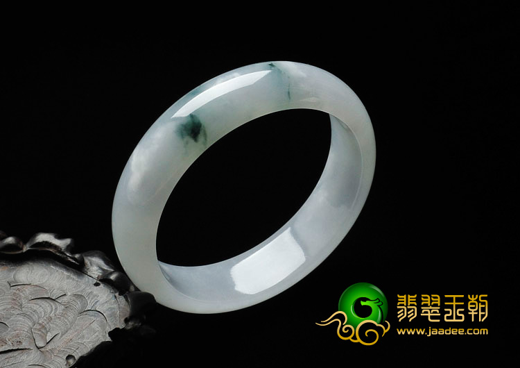 糯冰种飘花缅甸翡翠手镯（57.3mm）