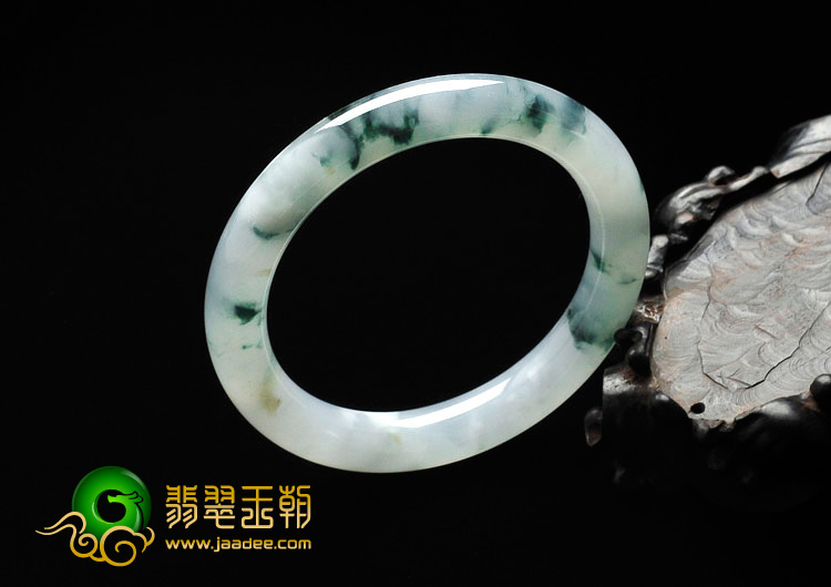 糯冰种飘花缅甸翡翠圆条手镯（59.5mm）
