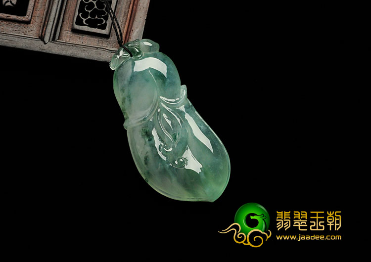 冰种飘花缅甸翡翠玉兰花挂件
