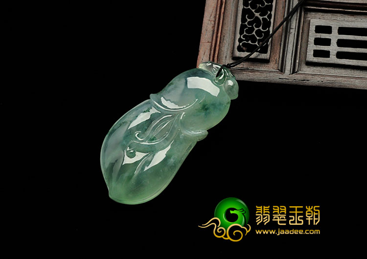 冰种飘花缅甸翡翠玉兰花挂件