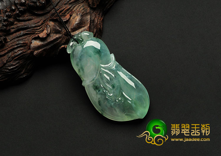 冰种飘花缅甸翡翠玉兰花挂件