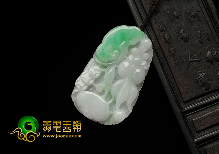 糯冰种豆色缅甸翡翠金玉满堂挂件