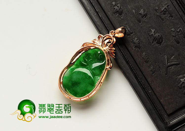 冰种飘翠缅甸翡翠镶玫瑰金福禄寿胸坠（真钻）
