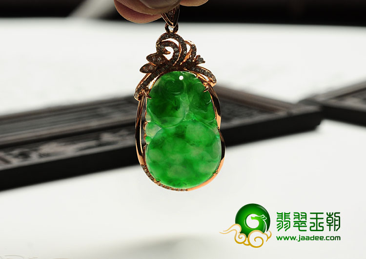 冰种飘翠缅甸翡翠镶玫瑰金福禄寿胸坠（真钻）