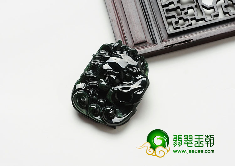 feicui冰种墨翠缅甸翡翠鹰头挂件