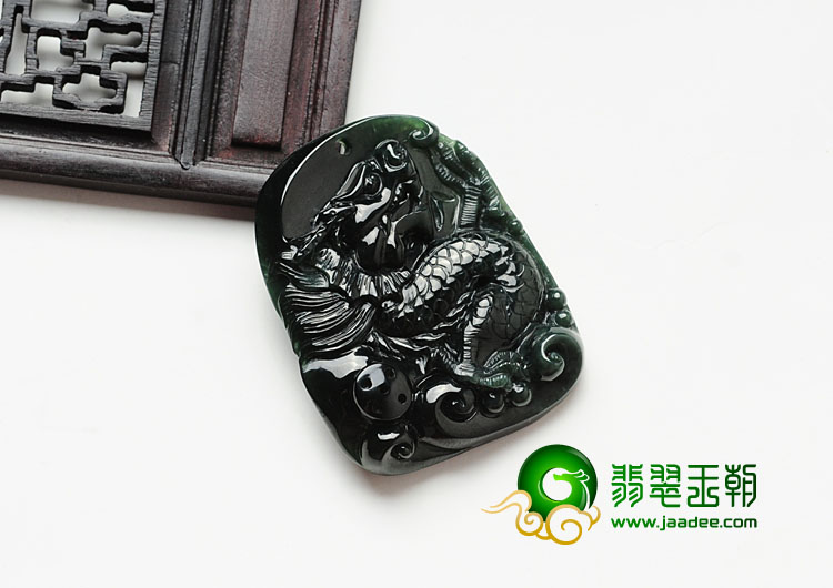 冰种墨翠缅甸翡翠龙牌挂件