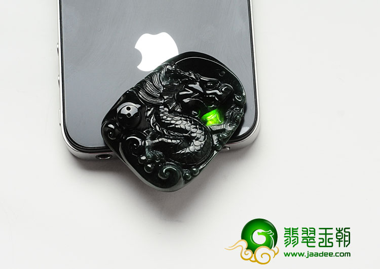 冰种墨翠缅甸翡翠龙牌挂件