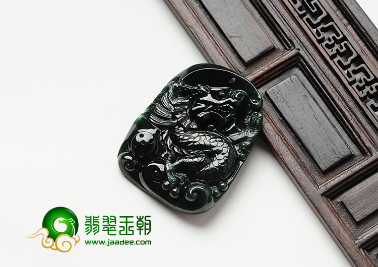 冰种墨翠缅甸翡翠龙牌挂件