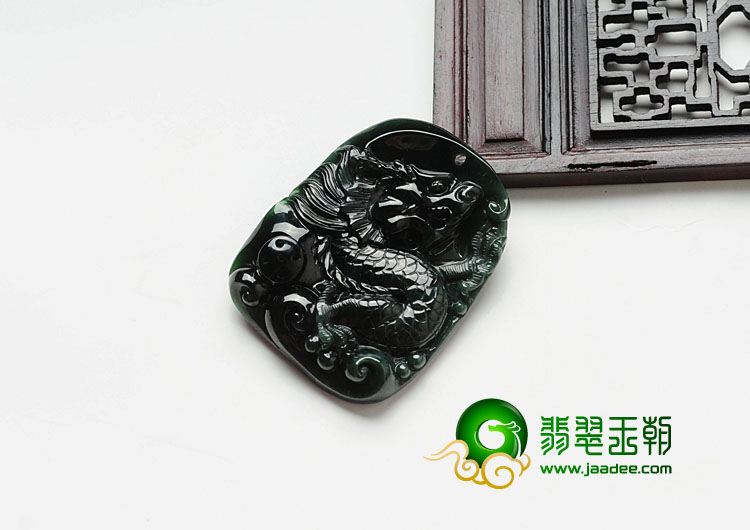 冰种墨翠缅甸翡翠龙牌挂件
