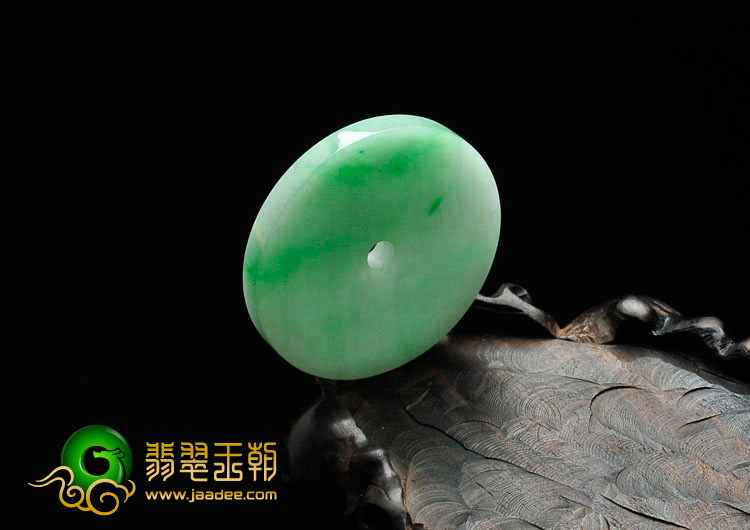 糯冰种翠色缅甸翡翠平安扣挂件