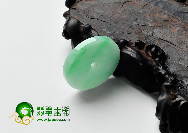 糯冰种翠色缅甸翡翠平安扣挂件