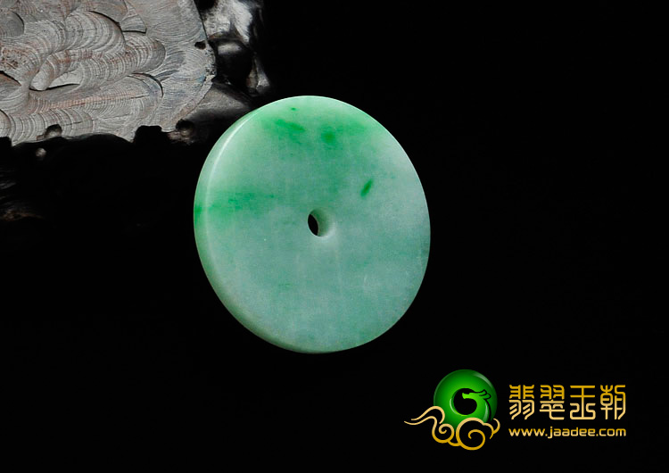糯冰种翠色缅甸翡翠平安扣挂件
