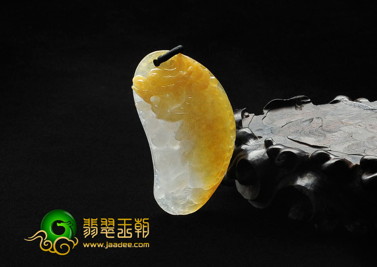 冰种黄翡缅甸翡翠独占鳌头挂件