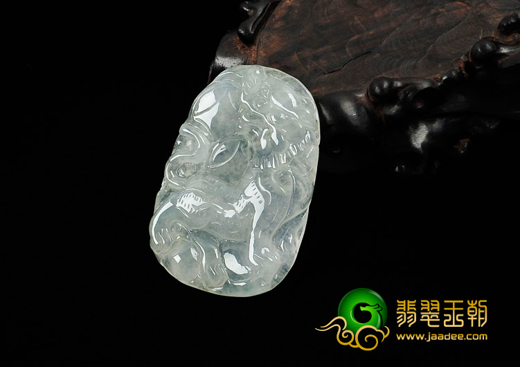 (超值推荐)冰种缅甸翡翠虎牌挂件