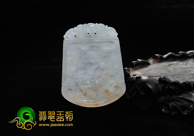糯冰种晴水带黄翡缅甸翡翠螭龙牌挂件