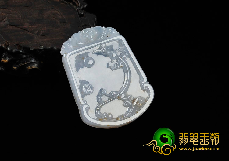 糯冰种晴水带黄翡缅甸翡翠螭龙牌挂件