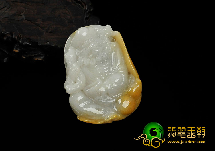冰种黄翡缅甸翡翠罗汉挂件