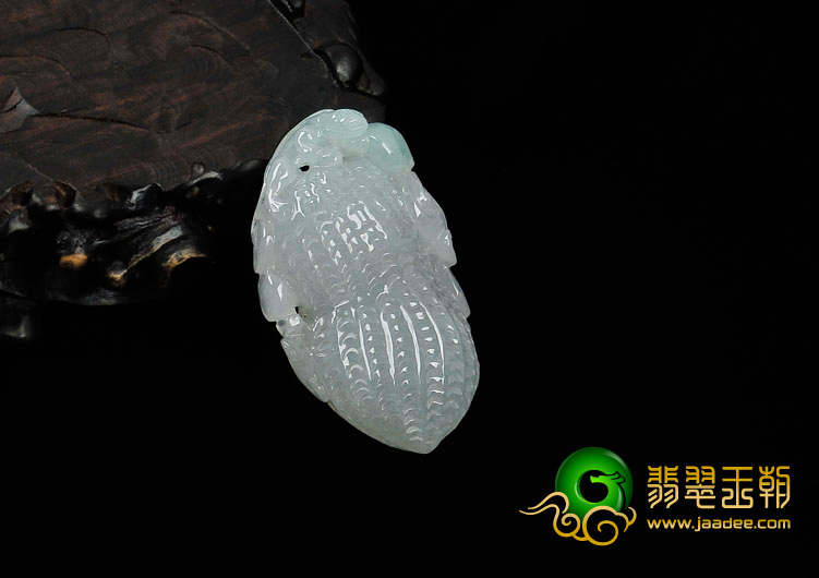 冰种晴水略飘翠缅甸翡翠花生挂件（单价）