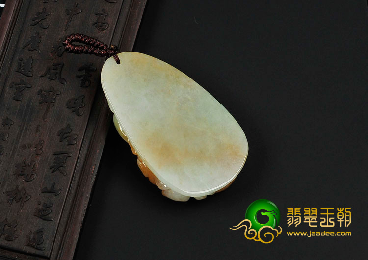 糯冰种三彩缅甸翡翠年年有余挂件