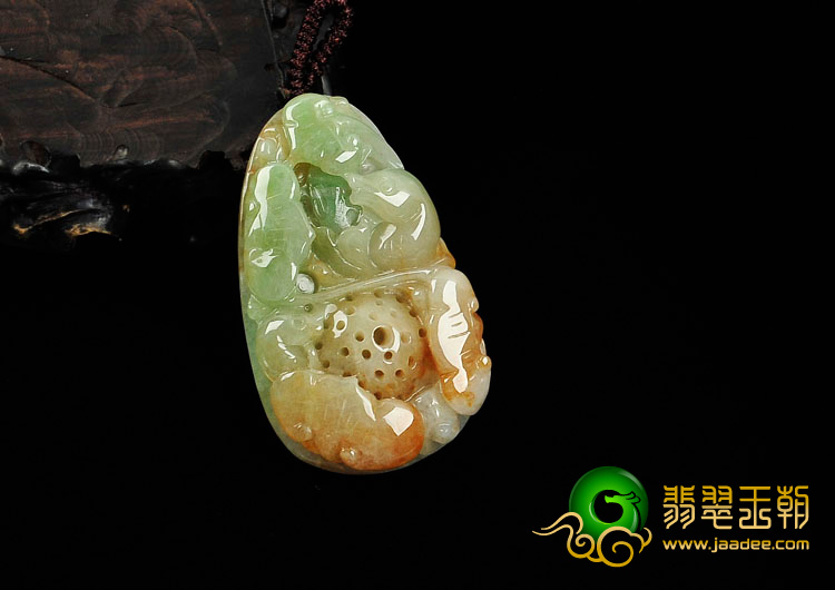 糯冰种三彩缅甸翡翠年年有余挂件