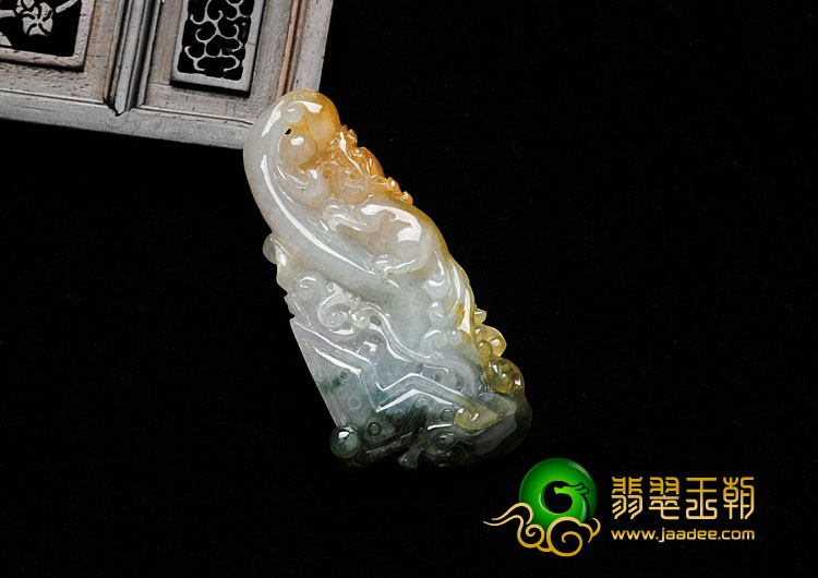 糯冰种黄翡飘花缅甸翡翠仿古龙挂件